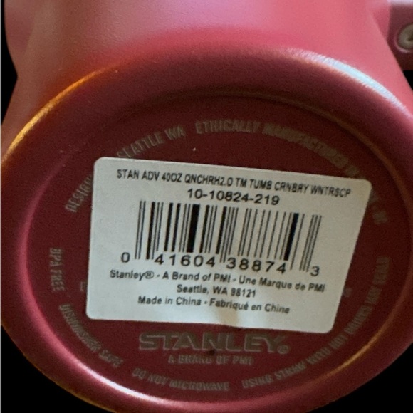 NIB Collectible Stanley 40 oz flip straw w/ handle “Crimson” Winterscape design - Picture 5 of 10